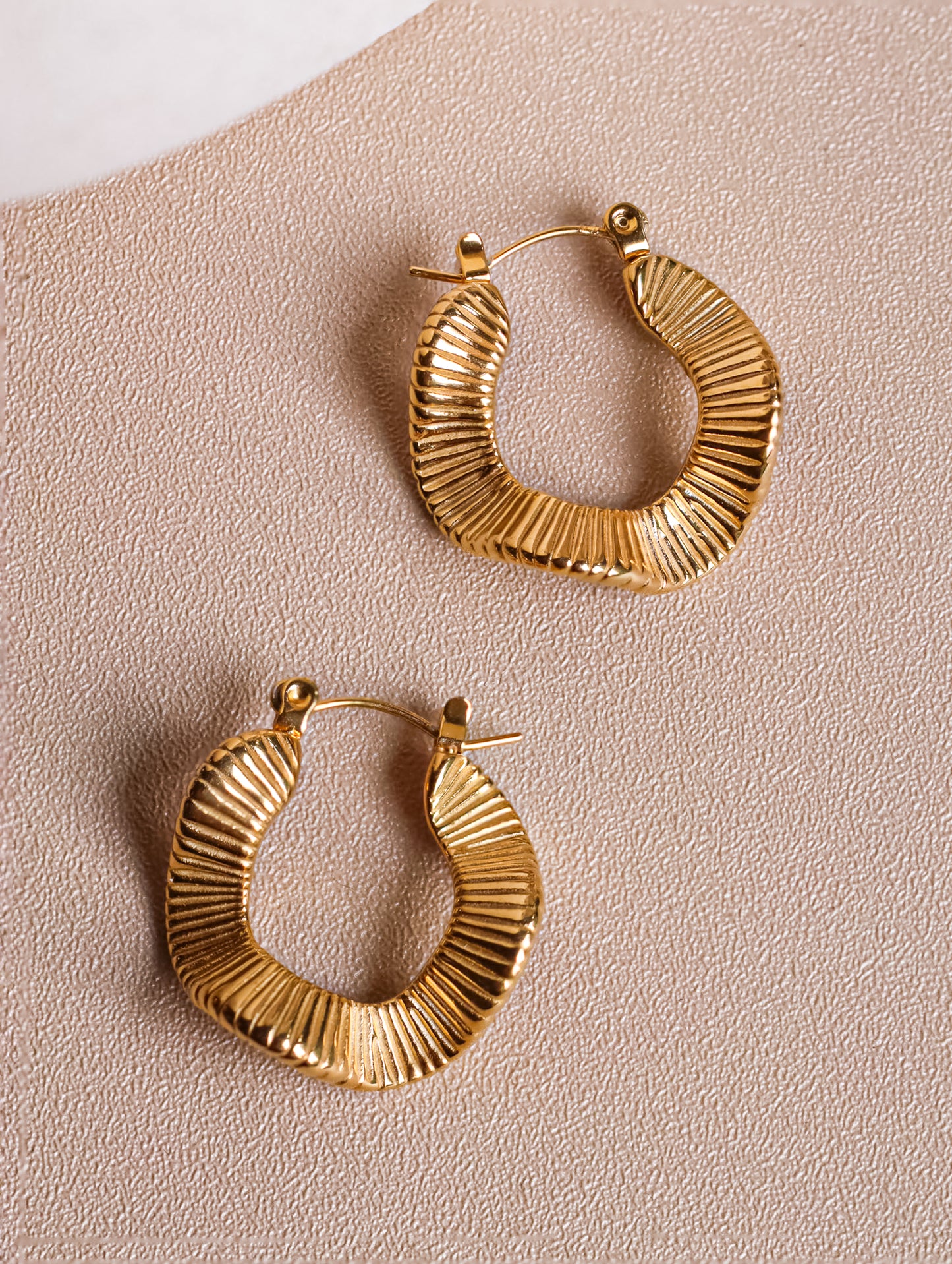 Wave Medium Hoops