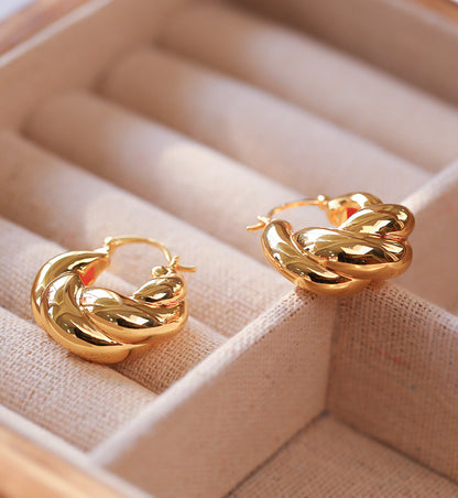 Chubby Cloud Small Twist Hoops