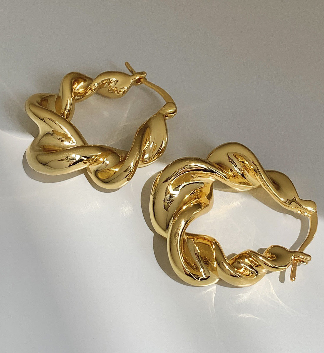 Swirly Twist Small Huggies