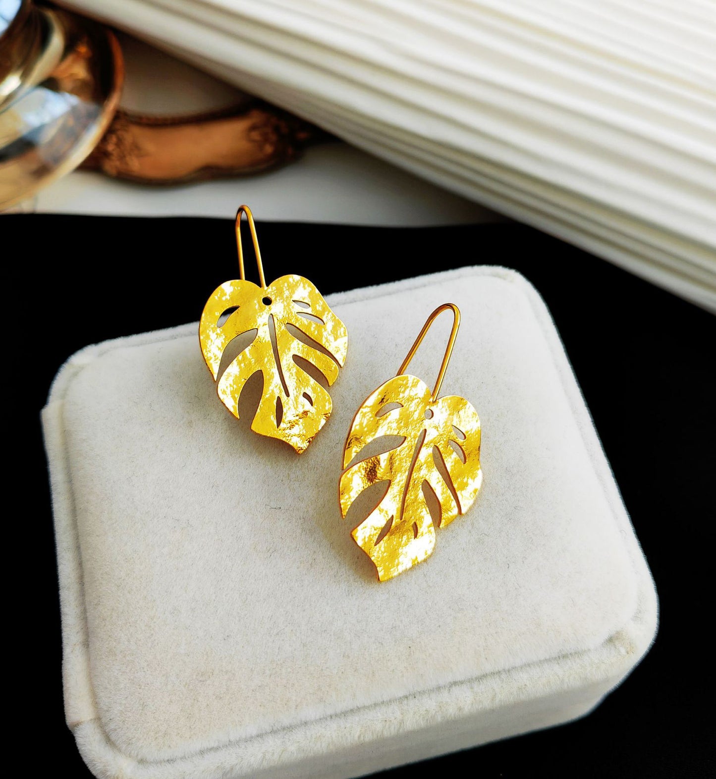 Tropical Leaf Medium Hoops