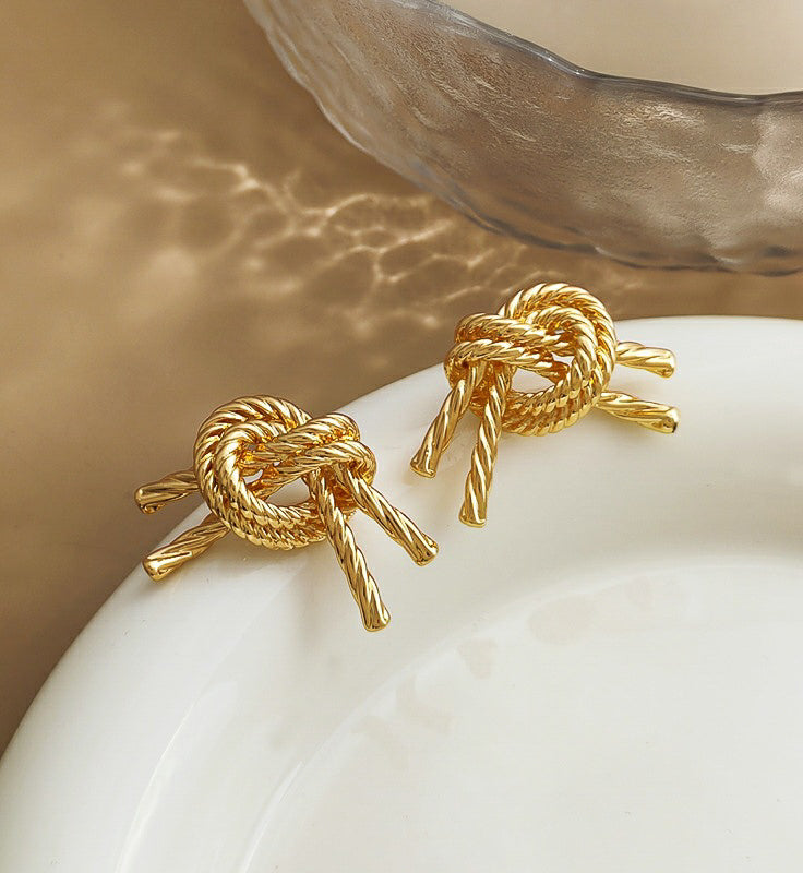Double Knots Studs
